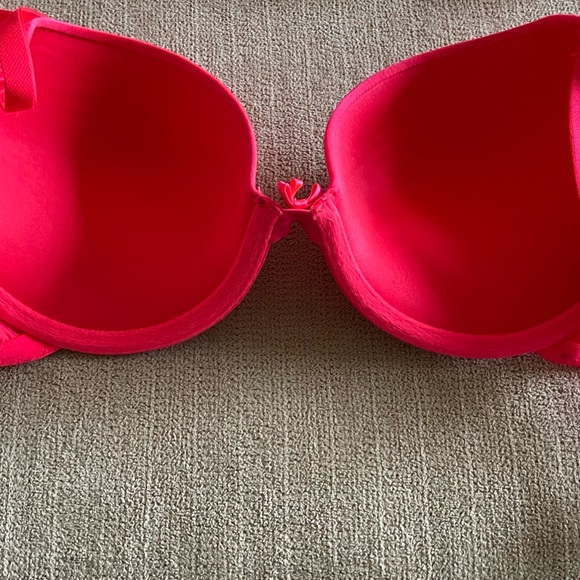 TWO PACK NEON BRAS 32D - Picture 2 of 5
